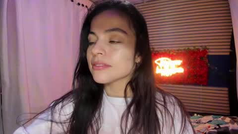 Snapshot of rosse_25 chatting on February 9, 2026, 1:15 pm Would you like to help me with supplementation and sports suits so I can compete in powerlifting online show from February 9, 2026, 1:15 pm