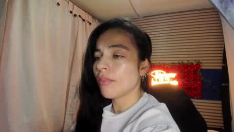 Snapshot of rosse_25 chatting on February 15, 2026, 10:25 am Would you like to help me with supplementation and sports suits so I can compete in powerlifting online show from February 15, 2026, 10:25 am