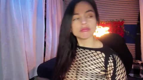 Snapshot of rosse_25 chatting on February 25, 2026, 1:21 pm Would you like to help me with supplementation and sports suits so I can compete in powerlifting online show from February 25, 2026, 1:21 pm