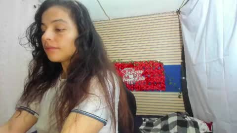 Snapshot of rosse_25 chatting on July 5, 2026, 9:27 am Would you like to help me with supplementation and sports suits so I can compete in powerlifting online show from July 5, 2026, 9:27 am