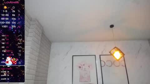 rosse jeane v online show from December 14, 2024, 1:27 pm