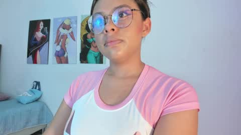 Snapshot of rosse_taylorx1 chatting on May 5, 2026, 7:00 pm rosse_taylorx1 online show from May 5, 2026, 7:00 pm