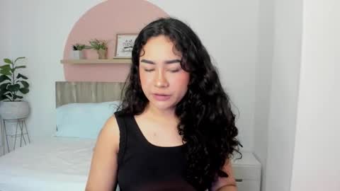 rossie_lanie_ online show from February 13, 2026, 1:18 pm
