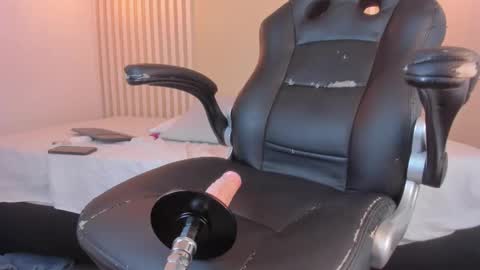 Ross online show from November 11, 2025, 10:43 pm