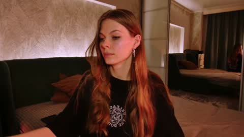 rosy_black_ online show from January 6, 2025, 6:52 pm