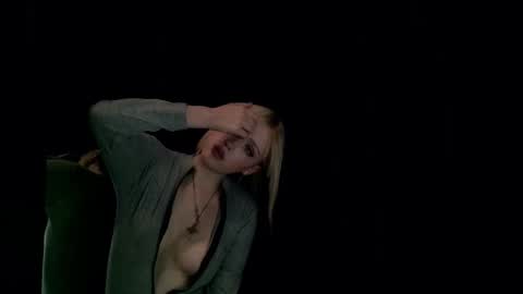 Snapshot of rosy_petal chatting on October 16, 2025, 5:41 am rosy_petal online show from October 16, 2025, 5:41 am