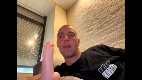 Snapshot of rotteei1 chatting on October 5, 2025, 7:50 am rotteei1 online show from October 5, 2025, 7:50 am