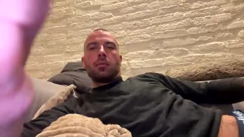 Snapshot of rotteei1 chatting on October 18, 2025, 5:32 am rotteei1 online show from October 18, 2025, 5:32 am