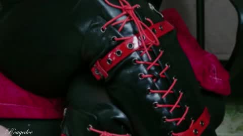 Snapshot of rougedoe chatting on May 13, 2026, 1:41 pm Mistress Lana online show from May 13, 2026, 1:41 pm