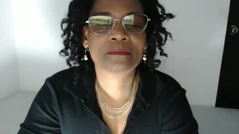 luxa online show from December 19, 2025, 4:58 pm