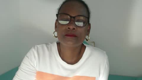 luxa online show from February 18, 2026, 7:10 pm