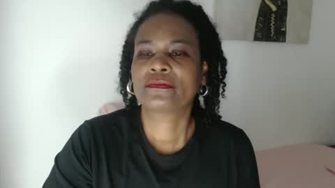 luxa online show from April 18, 2026, 1:37 pm