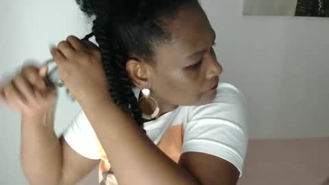 Snapshot of roushlove chatting on April 21, 2026, 1:28 pm luxa online show from April 21, 2026, 1:28 pm