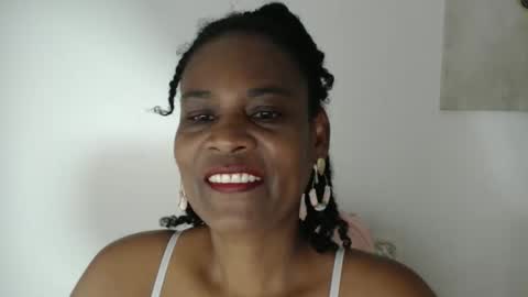 Snapshot of roushlove chatting on April 22, 2026, 12:39 pm luxa online show from April 22, 2026, 12:39 pm