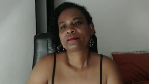 Snapshot of roushlove chatting on May 6, 2026, 10:04 pm luxa online show from May 6, 2026, 10:04 pm