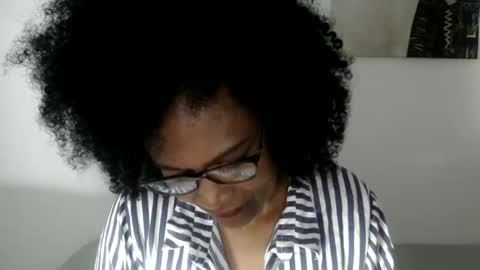 Snapshot of roushlove chatting on May 28, 2026, 8:22 am luxa online show from May 28, 2026, 8:22 am