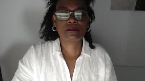Snapshot of roushlove chatting on June 1, 2026, 11:56 am luxa online show from June 1, 2026, 11:56 am