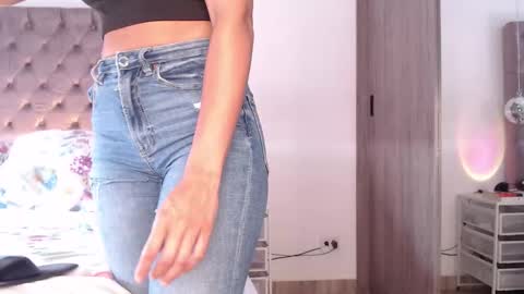 Rouss marie henao  online show from March 7, 2026, 1:08 pm