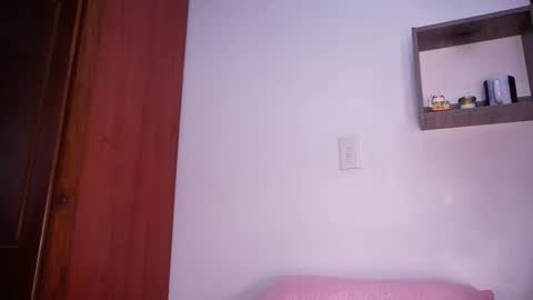 Snapshot of rousse_coup chatting on February 25, 2025, 7:25 pm Rosse and Miller online show from February 25, 2025, 7:25 pm