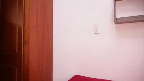 Snapshot of rousse_coup chatting on September 10, 2025, 7:14 pm Rosse and Miller online show from September 10, 2025, 7:14 pm
