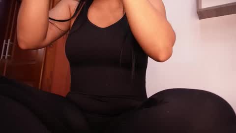Snapshot of rousse_coup chatting on October 1, 2025, 7:31 pm Rosse and Miller online show from October 1, 2025, 7:31 pm