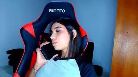 rousse_violet online show from March 5, 2026, 2:07 am