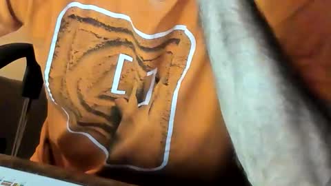 routi97 online show from October 12, 2025, 5:23 pm