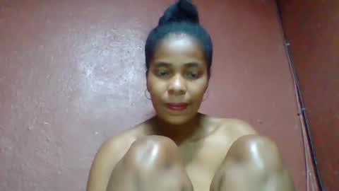 rovaelyah online show from November 15, 2025, 4:43 am