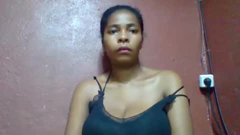 rovaelyah online show from November 24, 2025, 2:28 pm