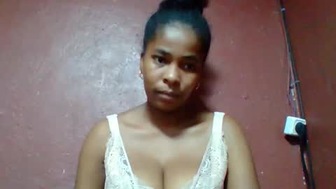 rovaelyah online show from February 5, 2026, 2:43 pm