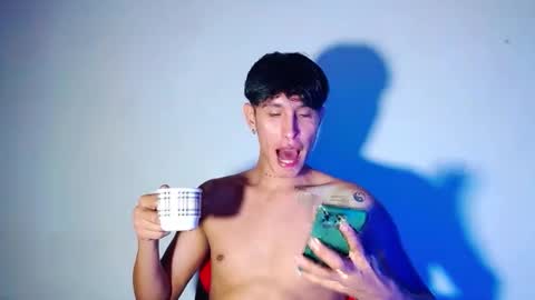 rowanboy23 online show from November 26, 2025, 2:12 am