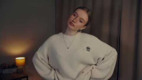 Snapshot of rowenacroyle chatting on February 11, 2025, 1:09 pm Stella online show from February 11, 2025, 1:09 pm