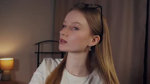 Snapshot of rowenacroyle chatting on February 13, 2025, 3:46 pm Stella online show from February 13, 2025, 3:46 pm