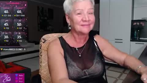 Roxana online show from August 8, 2026, 8:33 pm