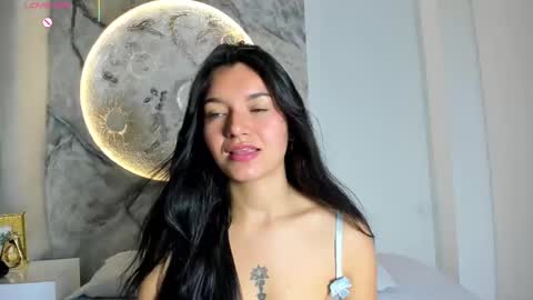 roxanaborns online show from November 9, 2025, 12:58 pm