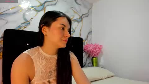 Snapshot of roxanaborns chatting on July 25, 2026, 4:15 pm roxanaborns online show from July 25, 2026, 4:15 pm