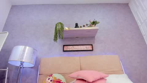 Snapshot of roxanebrown chatting on May 19, 2026, 1:56 am roxanebrown online show from May 19, 2026, 1:56 am