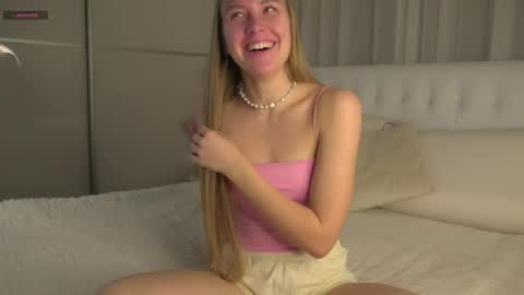 Anna Lokiss online show from November 2, 2025, 12:18 pm