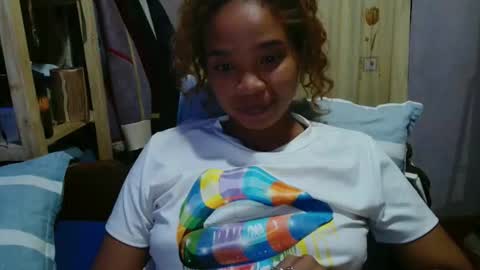 roxanne_98 online show from February 2, 2026, 4:17 pm