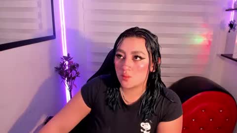 Snapshot of roxanne_morelli chatting on July 11, 2026, 12:19 pm roxanne online show from July 11, 2026, 12:19 pm