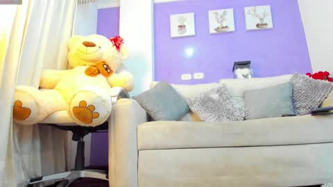 Roxanne evans   Schedule 700 -1400GTM-5 online show from February 19, 2025, 1:28 pm