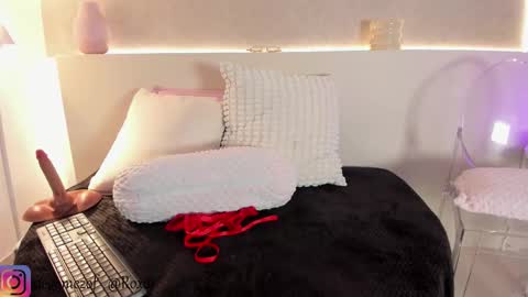 Roxanne Gomez online show from March 28, 2026, 12:38 pm