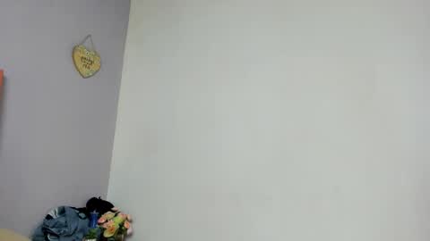 Snapshot of roxanneowens chatting on May 15, 2026, 12:12 pm Juliana 3 online show from May 15, 2026, 12:12 pm
