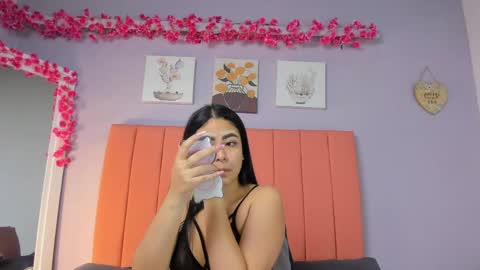 Snapshot of roxanneowens chatting on June 2, 2026, 12:07 pm Juliana 3 online show from June 2, 2026, 12:07 pm
