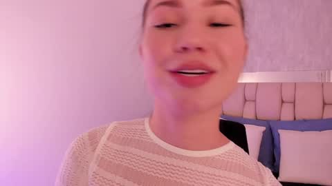 Roxie  online show from January 21, 2025, 10:41 pm