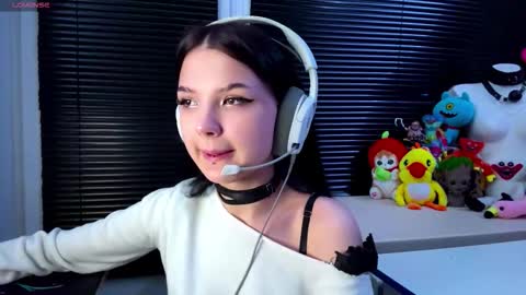 Hana online show from October 19, 2025, 1:12 pm