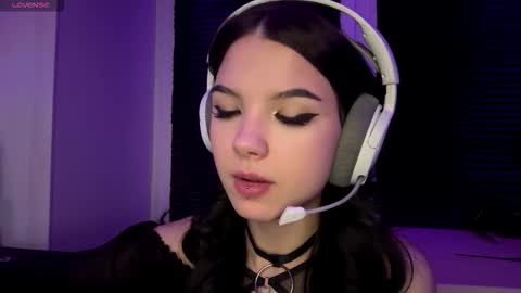 Hana online show from December 5, 2025, 4:03 pm