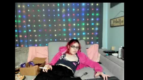 roxihazeleyes online show from February 27, 2025, 10:15 am