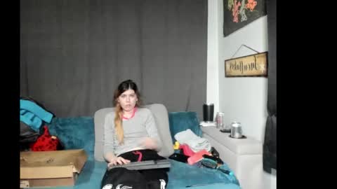 Snapshot of roxihazeleyes chatting on January 16, 2026, 6:12 pm roxihazeleyes online show from January 16, 2026, 6:12 pm