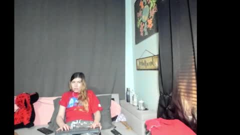 Snapshot of roxihazeleyes chatting on February 5, 2026, 5:50 pm roxihazeleyes online show from February 5, 2026, 5:50 pm